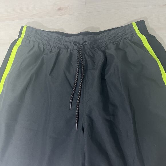 Nike Swim Trunks Men’s Size XL Gray Green Accents Lined Pockets Drawstring Waist - Picture 2 of 11